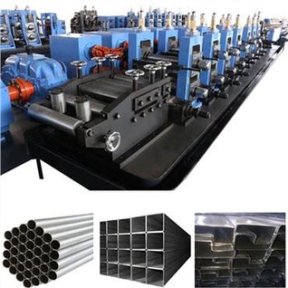 Machine de formage de rouleaux de tuyaux carrés